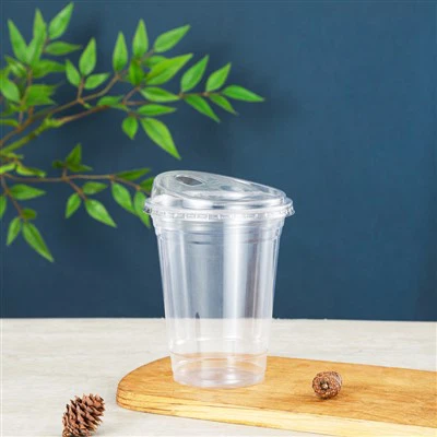 16 Oz plastkopper med kuppellokk